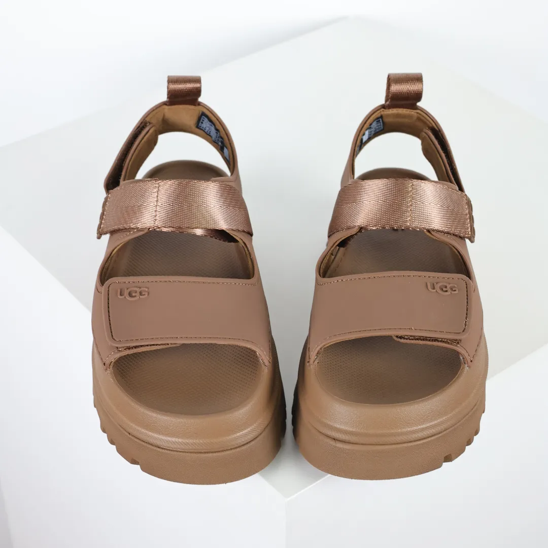 Copy price 💰560 Core recommendation Good price UGG Velcro slippers sandals summer versatile slippers soft sole non-slip beach thick sole casual elegant sandals The style of UGG sandals is really nice. It is suitable for all ages. The soles are made of super lightweight EVA foam. The classic material of U family can be said to be "light" to let you enjoy a different naked feeling. It is one of the most worth buying sandals in history. I guarantee you will not regret the series. Original OEM production Y products are available now. Size: 35 36 37 38 39 40